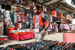 BIB: 
                            <button type="button" onclick="openModal(25557130)" class="btn btn-primary btn-sm float-right btn-popup" data-toggle="modal" data-target=".modal-high-quality">
                        <i class="fas fa-shopping-cart"></i> Add to Cart
                    </button>
                                            <button type="button" onclick="isThisMe(25557130, true)" class="btn btn-success btn-sm float-right btn-popup btn-isme hidden" data-toggle="tooltip" data-placement="bottom" title="นี่คือรูปของคุณใช่ไหม คลิกที่นี่เพื่อเอาเข้าอัลบั้ม">
                        <i class="fas fa-plus"></i> Add to album
                    </button>
                    <button type="button" onclick="isThisMe(25557130, false)" class="btn btn-warning btn-sm float-right btn-popup btn-isnotme hidden">
                        <i class="fas fa-ban"></i> Remove from album
                    </button>